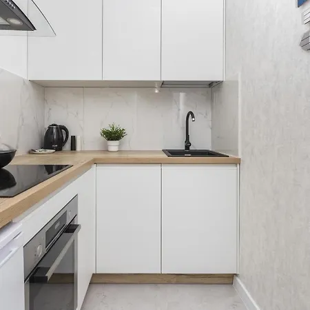 Dworzec Pkp Centrum Apartament Morska By Renters דירה *